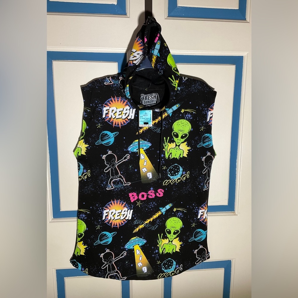 Fresh Laundry NWT Sleeveless Hoodie Sz Large Unisex Lt Wt Halloween Aliens